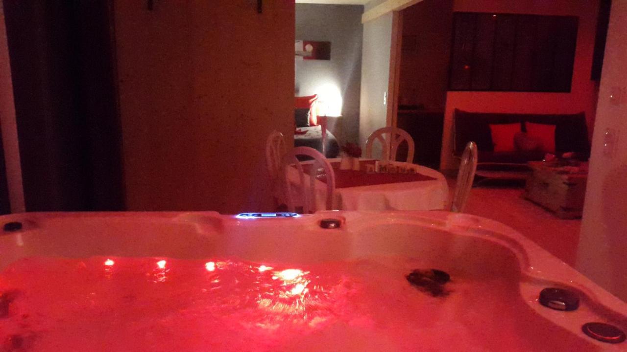 Aux Reves Des Mees Villa Les Mées Екстериор снимка
